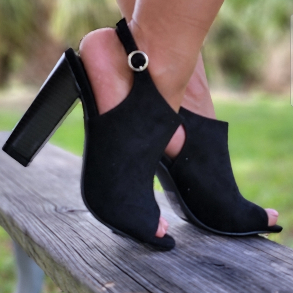 Elegant Black Women's Heeled Sandals